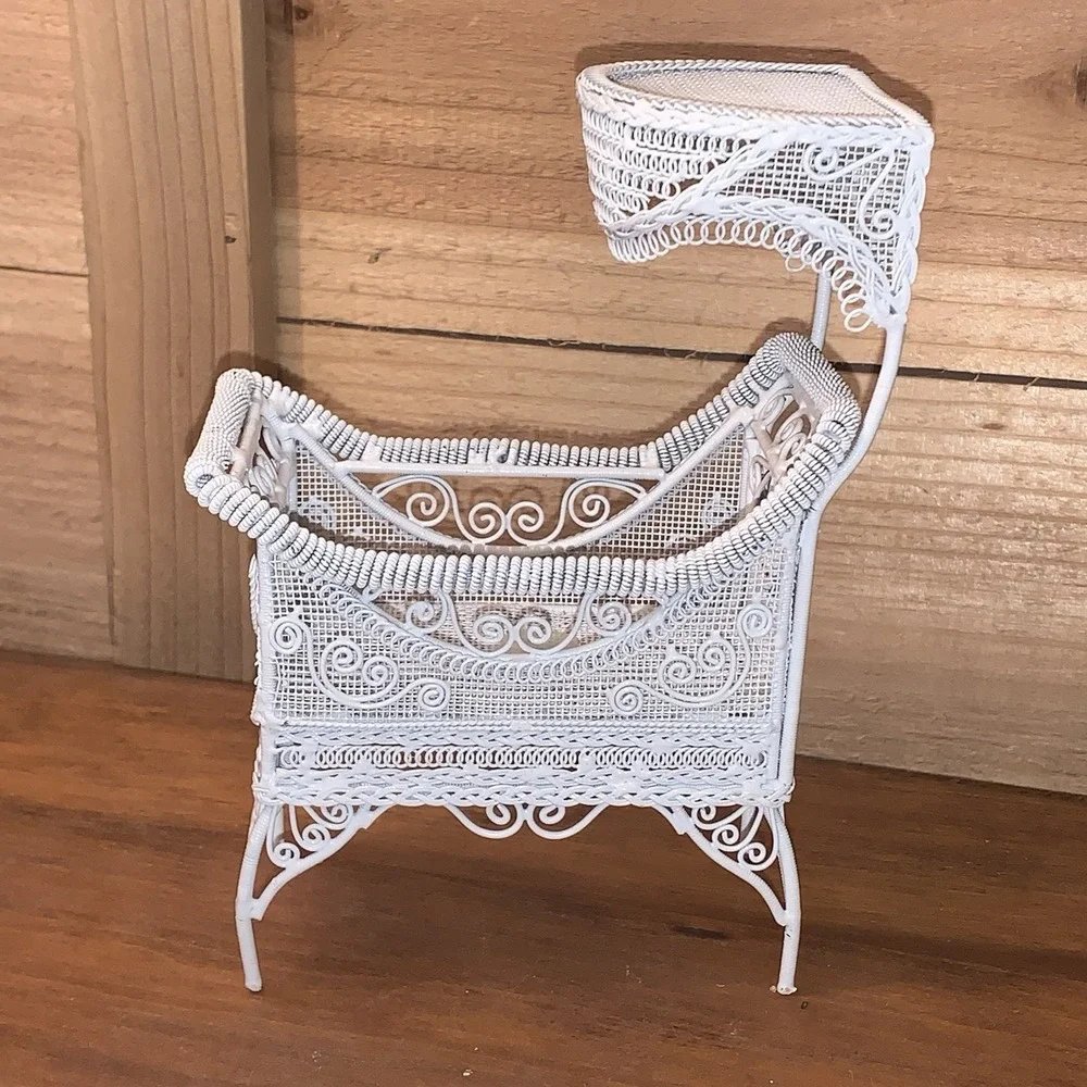 VTG Dollhouse Miniature Victorian Style Metal Wire White Wicker Bassinet Cradle